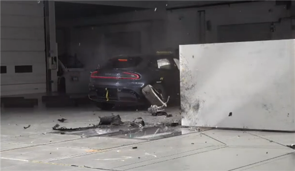 老虎機:呼吁网友不要再质疑了!雷军直播又科普“丢轮保车”